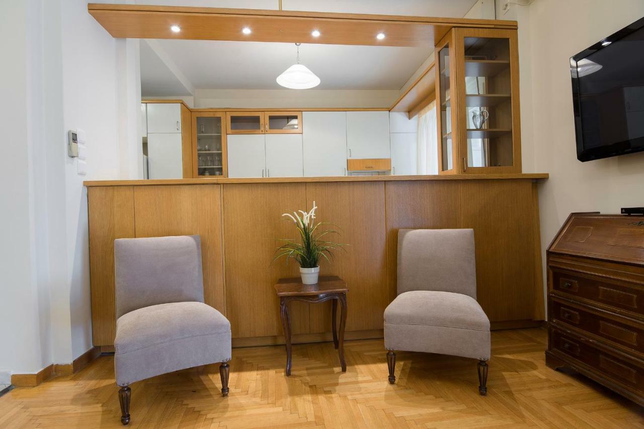 Classy 2 Bedroom Apartment Near Acropolis & Metro أثينا المظهر الخارجي الصورة