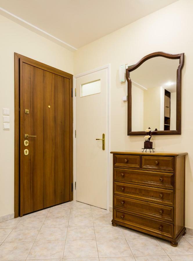 Classy 2 Bedroom Apartment Near Acropolis & Metro أثينا المظهر الخارجي الصورة
