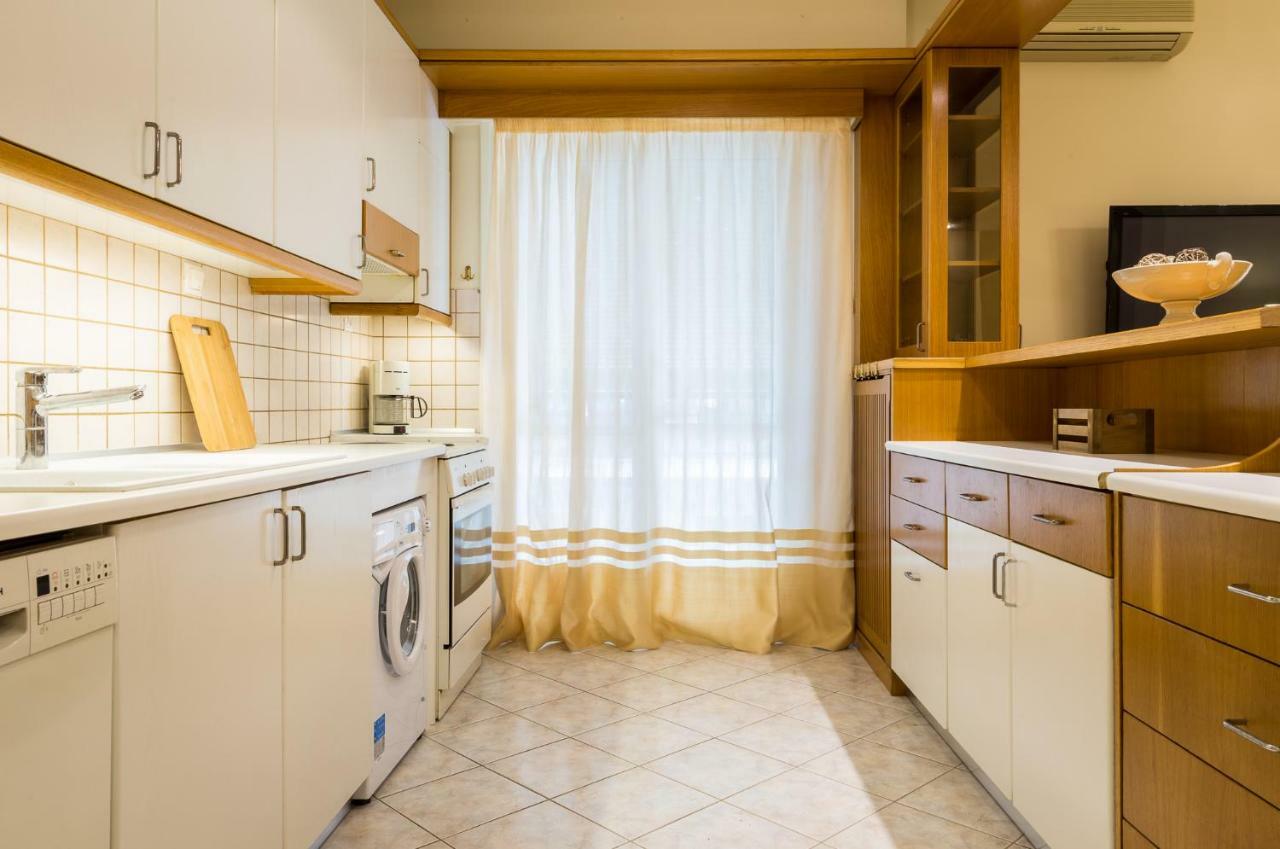 Classy 2 Bedroom Apartment Near Acropolis & Metro أثينا المظهر الخارجي الصورة