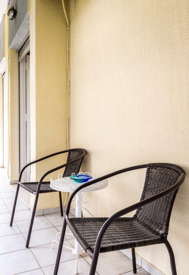 Classy 2 Bedroom Apartment Near Acropolis & Metro أثينا المظهر الخارجي الصورة