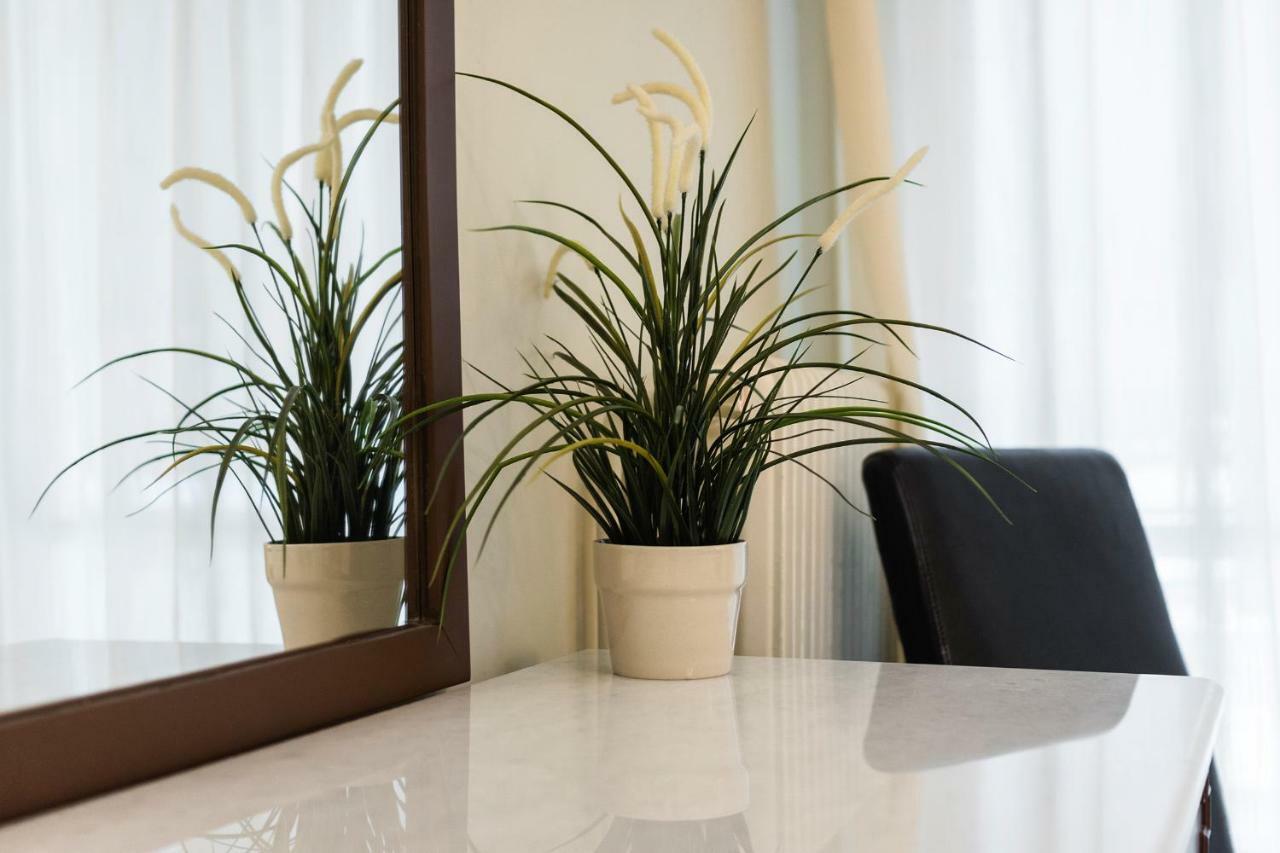 Classy 2 Bedroom Apartment Near Acropolis & Metro أثينا المظهر الخارجي الصورة